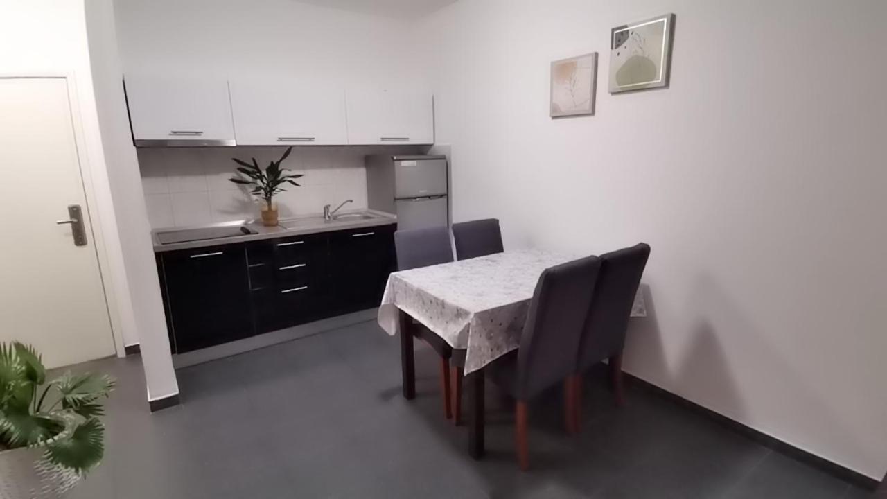 Apartment Zatonka 2 Zaton  Bagian luar foto